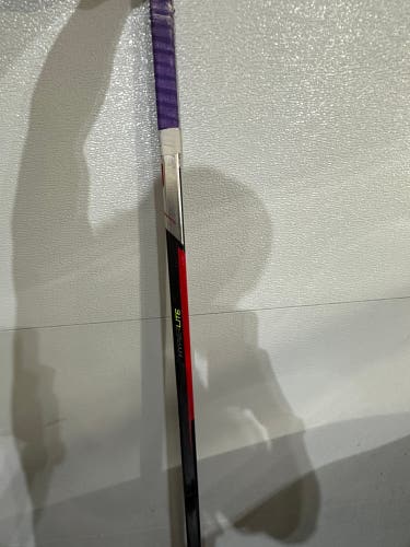 Intermediate Left Hand P92  Vapor Hyperlite Hockey Stick