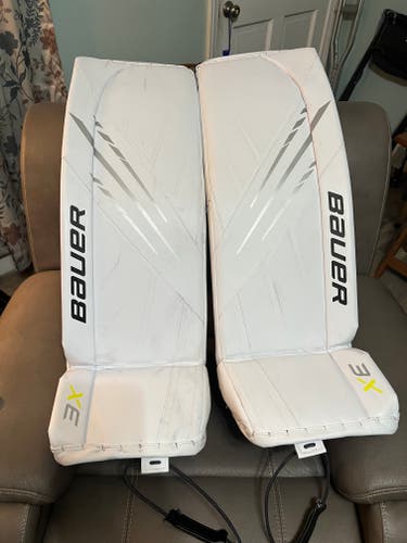 Used XL Bauer Vapor 3X Goalie Leg Pads