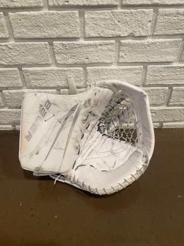 Bauer Hyperlite 2 glove