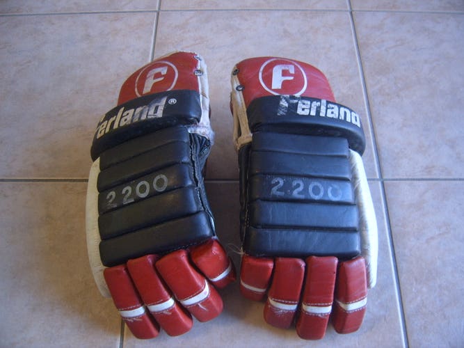 Vintage Original 1980s Ferland 2200 Leather Hockey Gloves Chicago Blackhawks