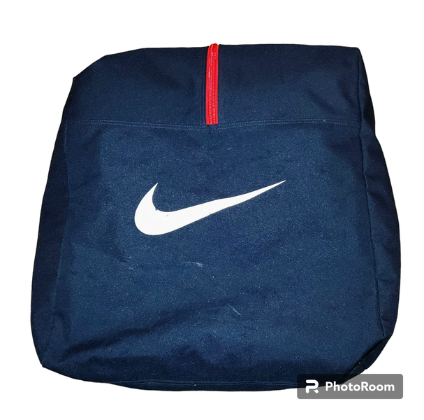 Nike's Stylish One Tote Bag Now at FOOTY, CW9335-113
