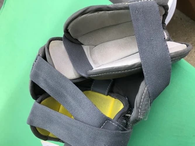 Used Junior Warrior Ritual GT2 Knee Savers