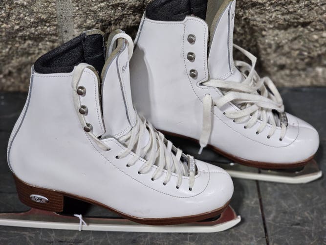 Used Riedell Figure Skates Size 3