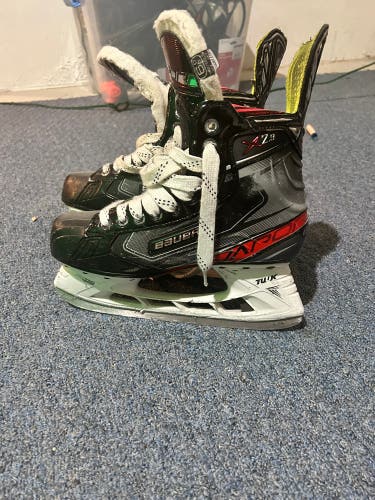 Used Bauer Regular Width Size 6 Vapor X2.9 Hockey Skates