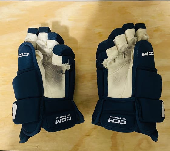 Used pro stock ccm hg97 gloves blue Size 13