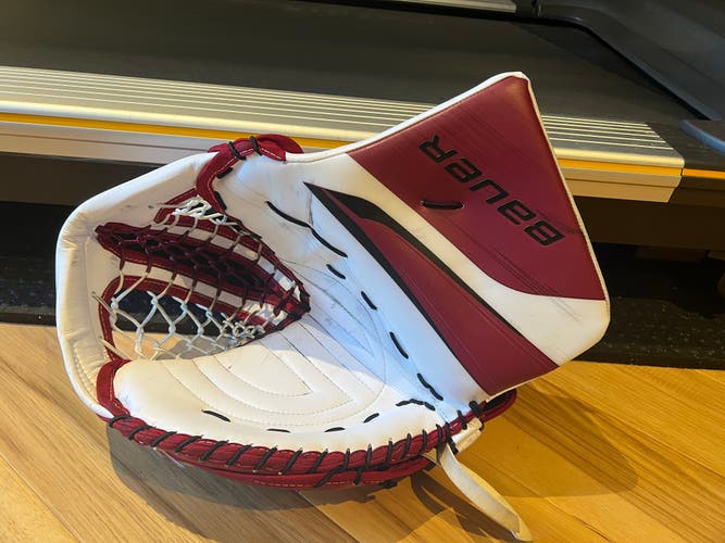 Bauer Hyperlite 2 Right Glove 90 Break