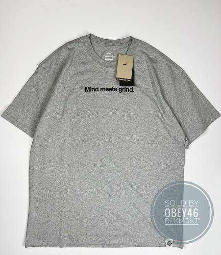 Nike Basketball T-shirt Mind Meets Grind Gray  M Loose Fit