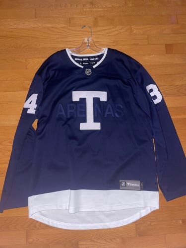 Austin Matthew’s T arenas jersey