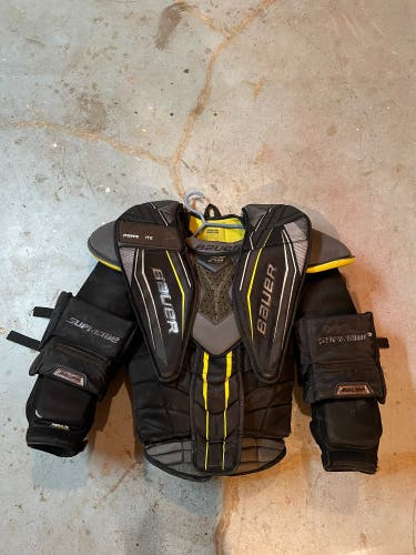 Used Medium Bauer Supreme 2S Pro Goalie Chest Protector