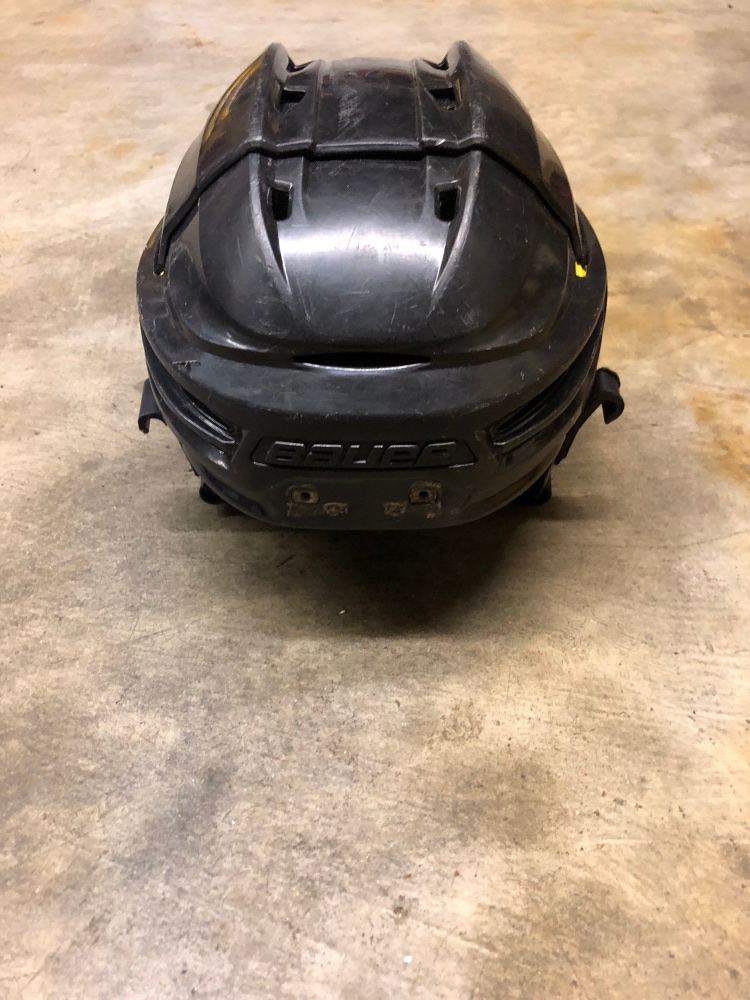 Used Small Bauer Re-Akt 100 Helmet