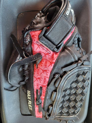 MIZUNO Prospect Series FINCH Fastpitch SOFTBALL GLOVE GPP 1107 11” RHT Blk/Pink