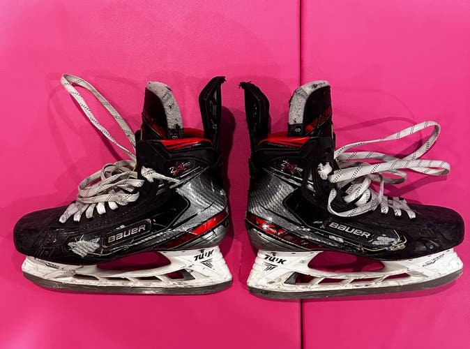Used Bauer Regular Width  Size 9.5 Vapor 2X Pro Hockey Skates