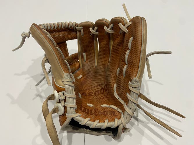 Infield 11.5" A2000 Baseball Glove