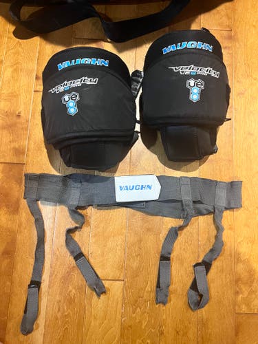 Vaughn Velocity VE8 Pro Senior Knee Pads - Used