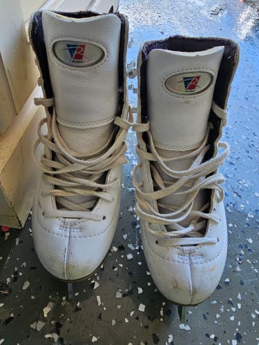 Used Riedell Figure Skates Size 3