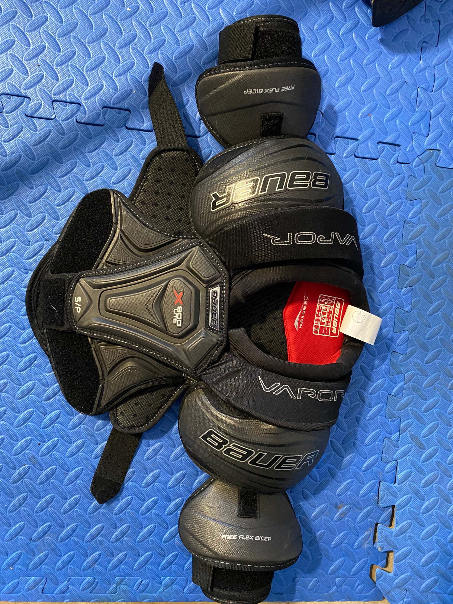 Junior New Small Bauer Vapor X900 Lite Shoulder Pads SidelineSwap