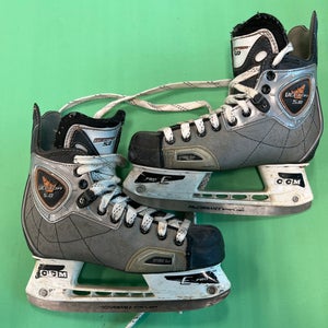 CCM Vector 5.0 Hockey Skates | Junior 4.5 | Regular