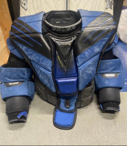 Used Medium Bauer Pro Stock Hyperlite Goalie Chest Protector