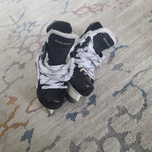 Youth Used Bauer Supreme One.4 Hockey Skates Regular Width Size 8