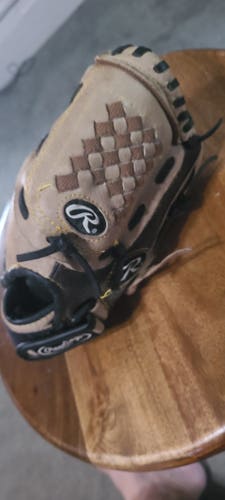 Used Rawlings Right Hand Throw Infield Playmaker Series Baseball Glove 10.5"