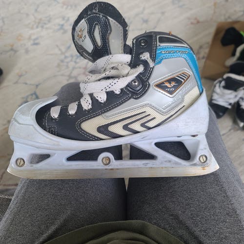 Used CCM Vector 4.0 Hockey Goalie Skates Regular Width Size 4