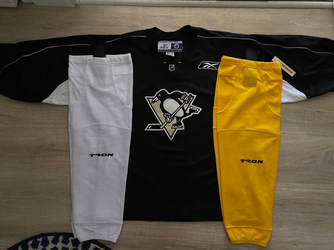 Pittsburgh Penguins Reebok XXL Practice Jersey With Socks