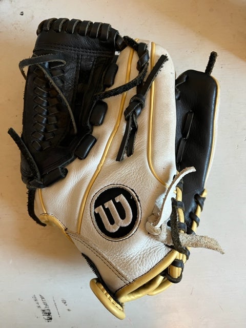 Used Wilson Right Hand Throw Infield A500 Softball Glove 11.5"