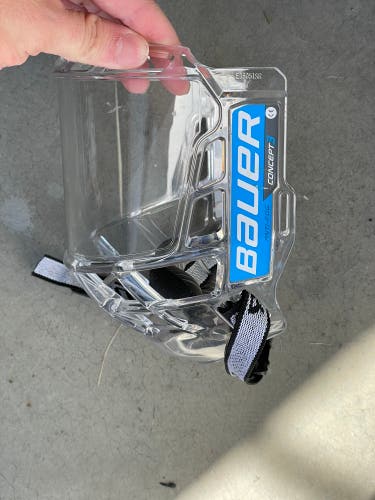 Used  Bauer Concept 3 Full Shield