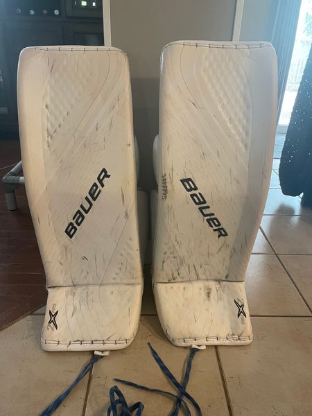 Medium Bauer Vapor 2X Pro Goalie Leg Pads