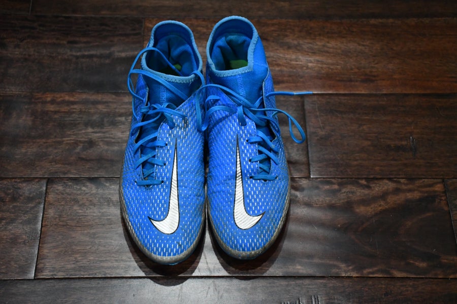 Blue Used Size 8.5 (Women's 9.5) Nike Cleats