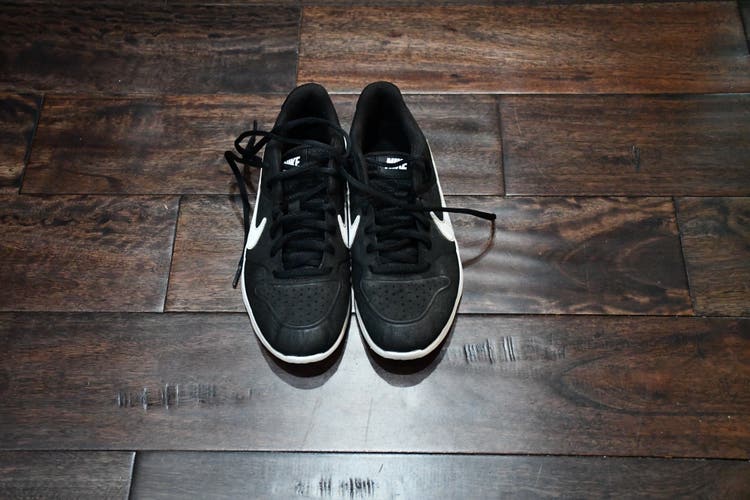 Baseball turf shoes used youth size 4