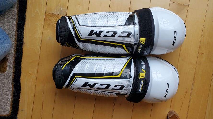 New Senior 14" CCM Super Tacks AS1 Shin Pads