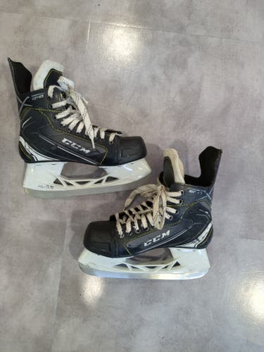 Intermediate Used CCM Tacks 9040 Hockey Skates D&R (Regular) 4.0