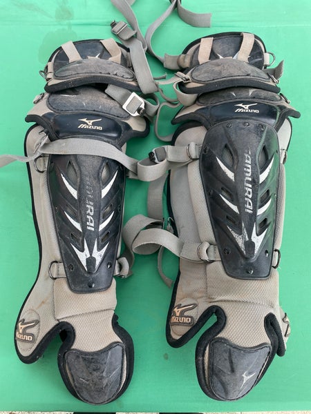 Used Mizuno Samurai Catcher's Leg Guard