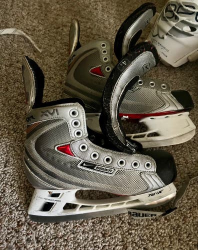 Nike Bauer Junior Vapor Hockey Skates