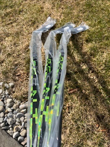 Brand New Senior Right Handed P28  Ag5nt Hockey Stick(per stick)