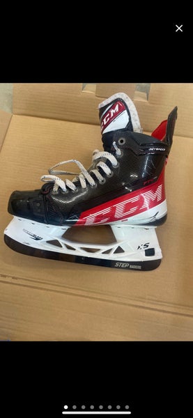 Used CCM Wide Width Size 8.5 JetSpeed FT4 Pro Hockey Skates