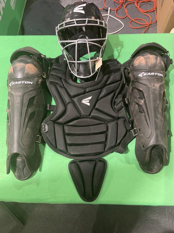 Baseball Bros on X: This custom catchers gear 😱  /  X