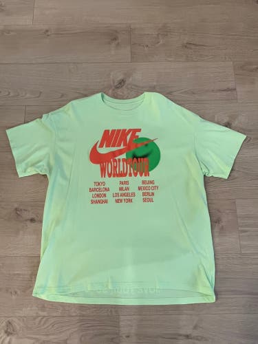 Nike WorldTour Woven T Shirt XL - New