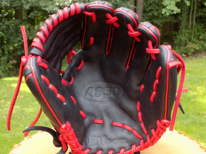 Used Wilson Infield Right Hand Throw A950 Baseball Glove 11.5"