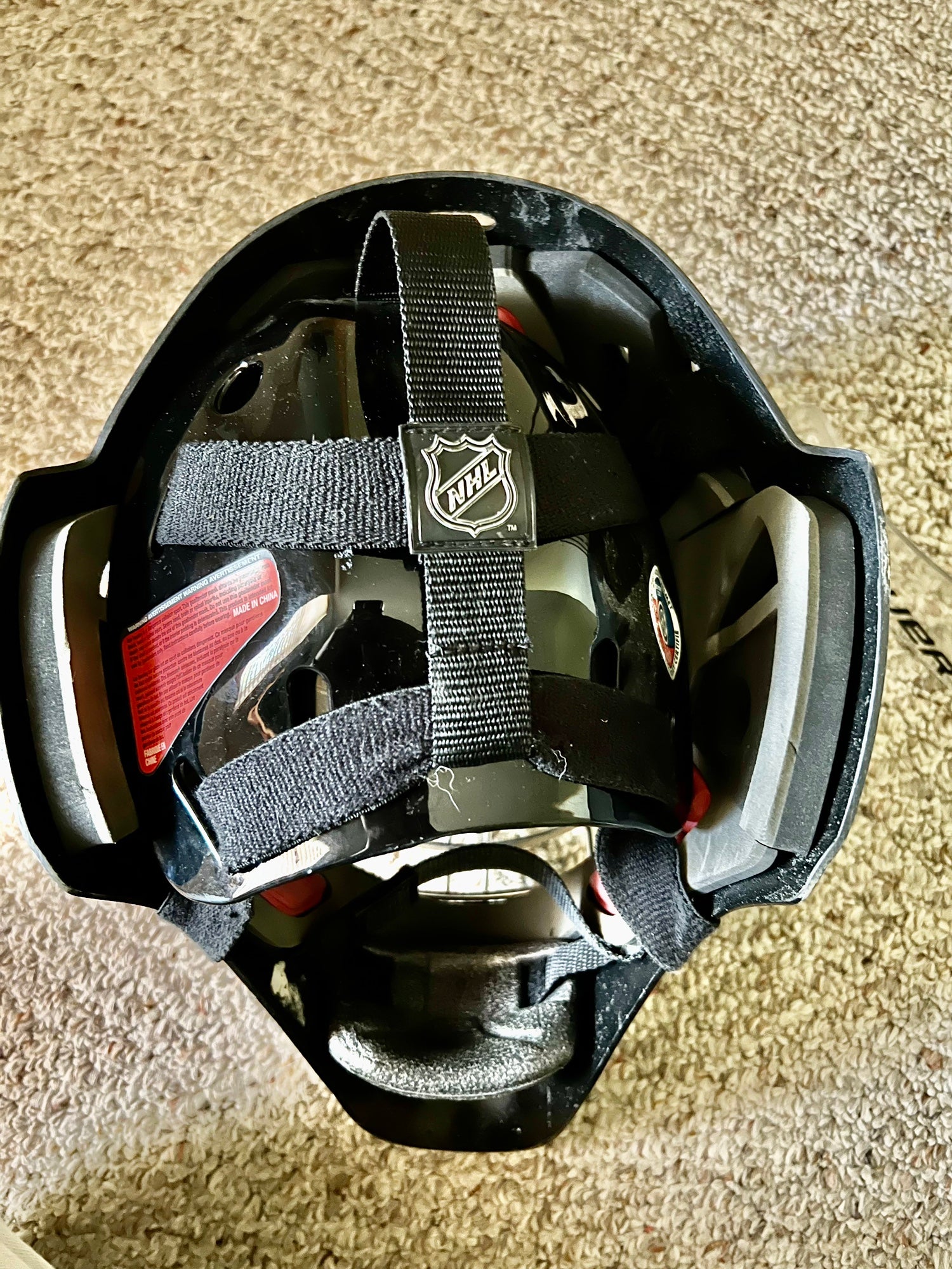 Intermediate Bauer 930 Goalie Mask And A Vaughn Clear Dangler | SidelineSwap