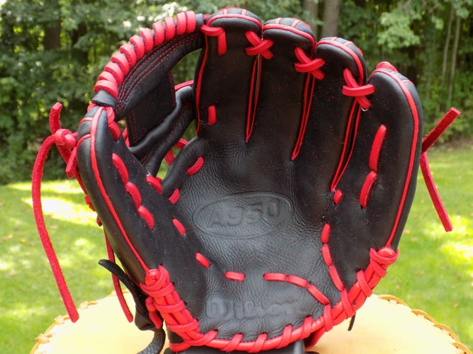 Used Wilson Infield Right Hand Throw A950 Baseball Glove 11.5"