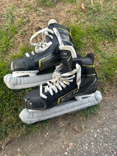 Used CCM Regular Width Pro Stock Size 8 Super Tacks Hockey Skates