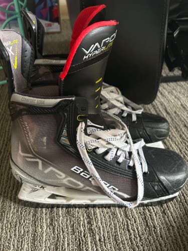 Bauer Vapor Hyperlite Pro Stock Hockey Skates - Size 9.5 w/1 Extra Set Of Steel