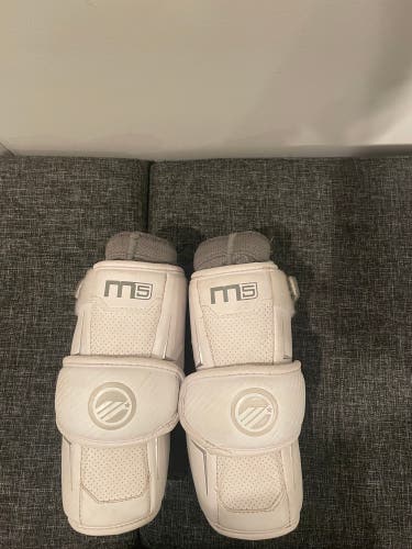 Lightly Used Medium Maverik M5 Arm Pads [READ DESC]
