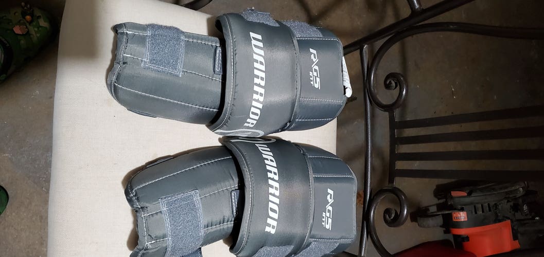 Used Warrior RG5 Intermediate Knee Guards/Pads