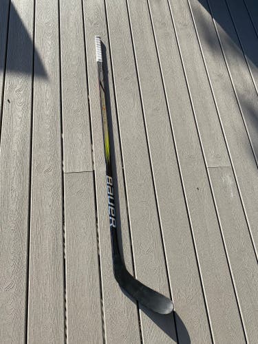 50 flex Bauer Vapor Hyp2rlite (hyper lite 2) Hockey Stick P28