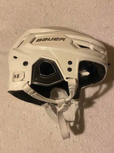 Bauer Hockey Re Akt 150 Hockey Helmet, Size Senior Medium