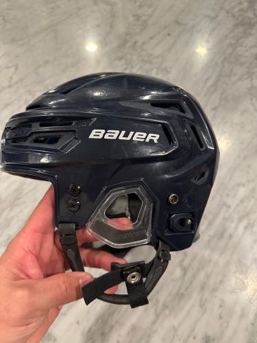 Used Medium Bauer Re-Akt 150 Helmet