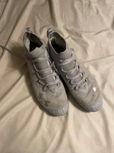 Used Size 11 (Women's 12) Under Armour